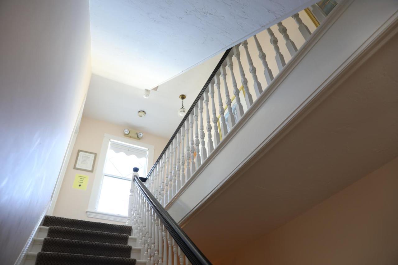 By The Sea Guests Bed & Breakfast And Suites Dennisport Buitenkant foto
