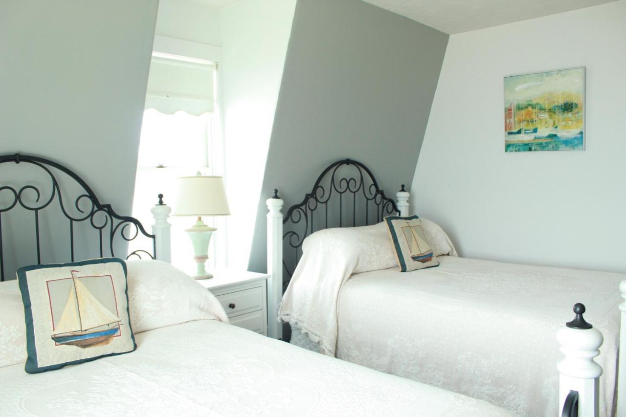 By The Sea Guests Bed & Breakfast And Suites Dennisport Buitenkant foto