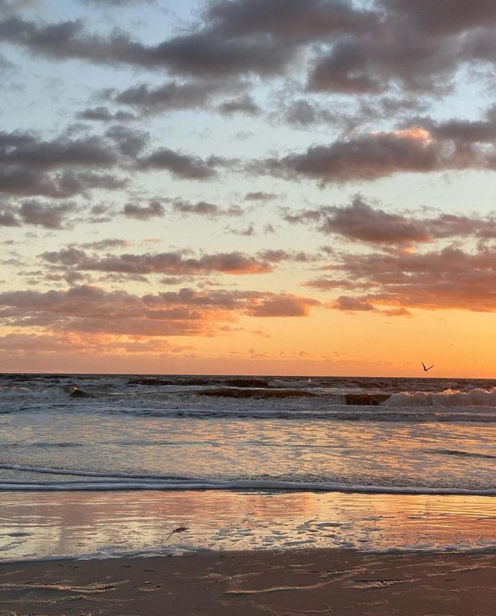 By The Sea Guests Bed & Breakfast And Suites Dennisport Buitenkant foto