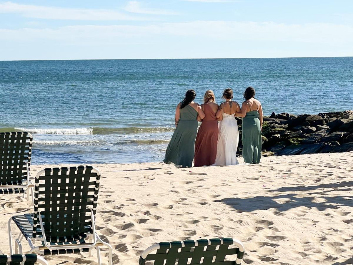 By The Sea Guests Bed & Breakfast And Suites Dennisport Buitenkant foto