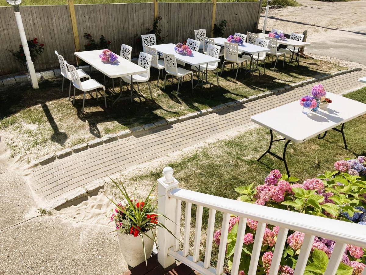 By The Sea Guests Bed & Breakfast And Suites Dennisport Buitenkant foto